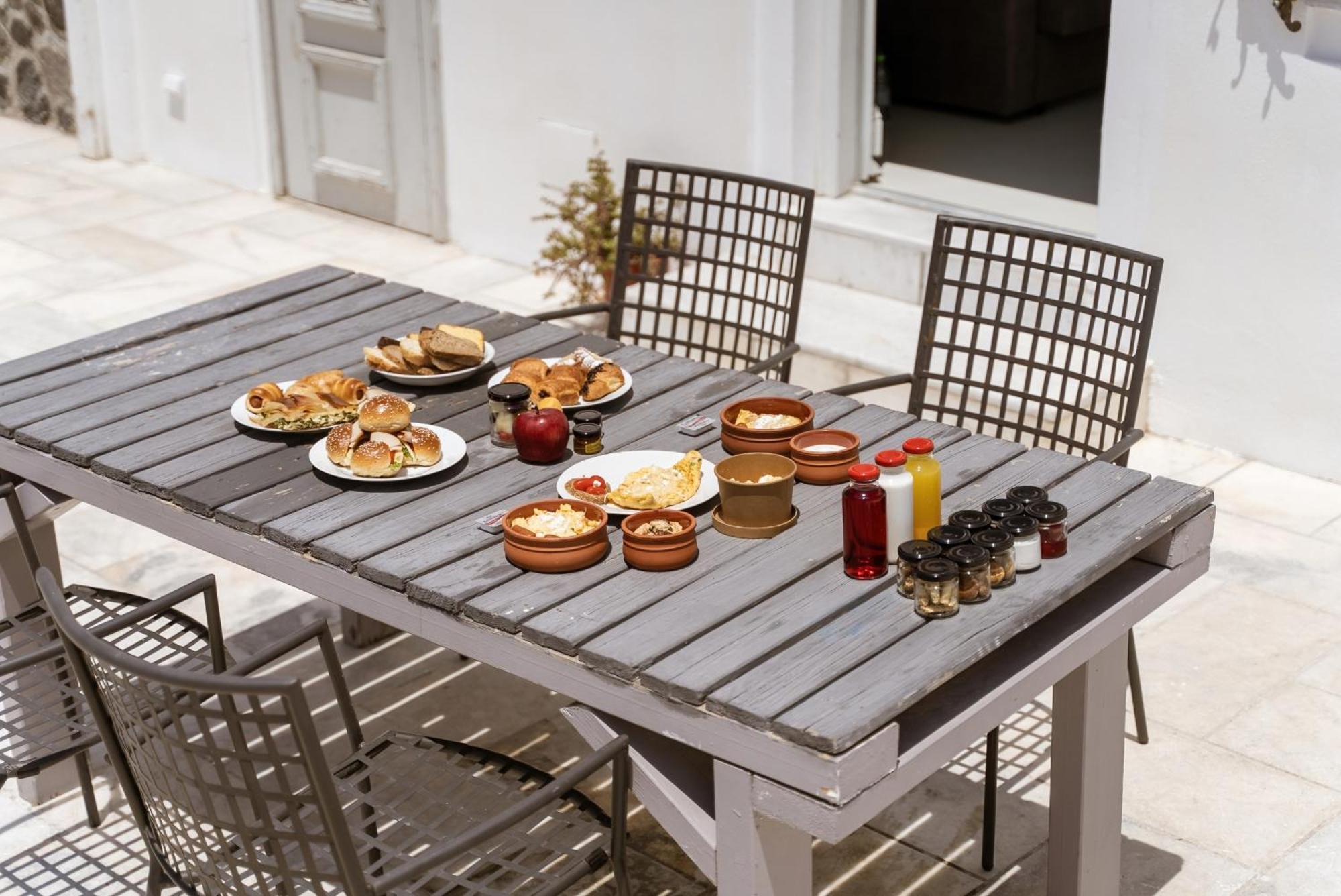 On An Island Suites & Apartments - Fira Bagian luar foto