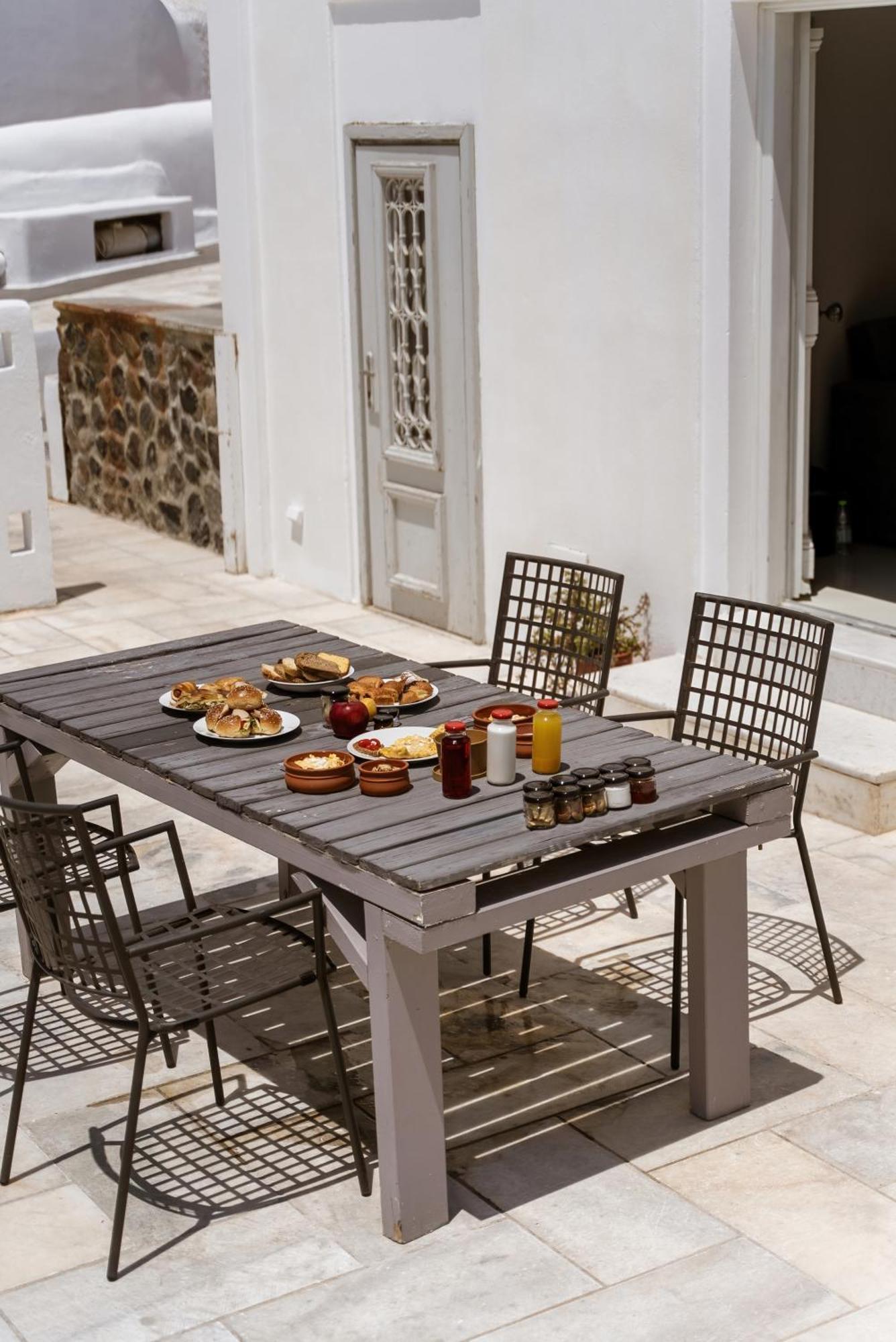 On An Island Suites & Apartments - Fira Bagian luar foto